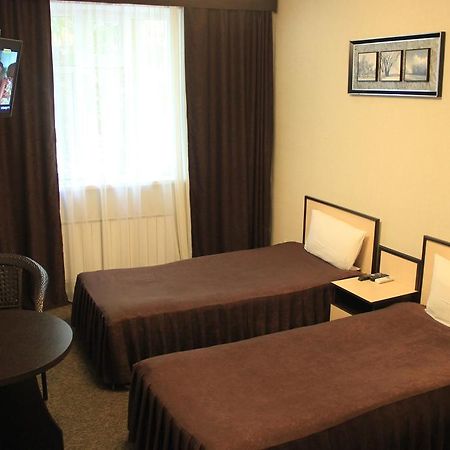Izum Hotel Osz Zewnętrze zdjęcie