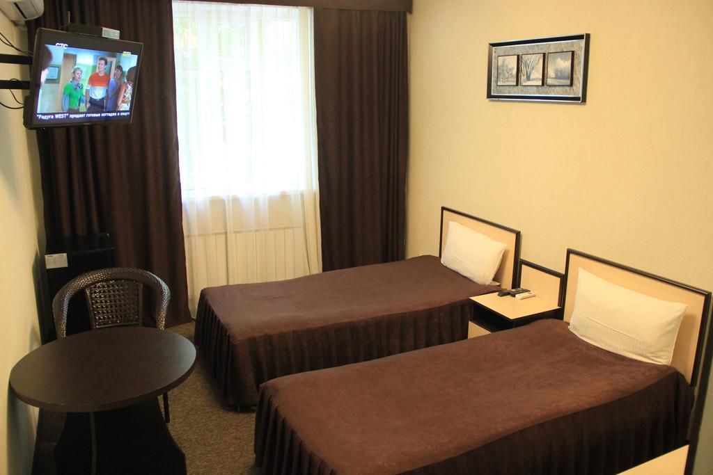 Izum Hotel Osz Zewnętrze zdjęcie
